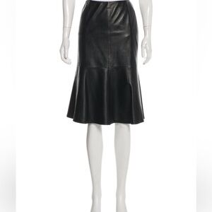 Lafayette 148
Leather Flared Skirt
Size: MIUS 8